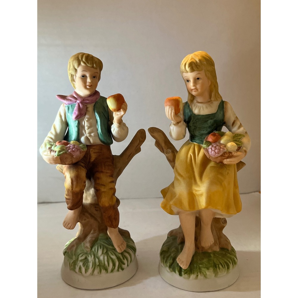 Vintage Lefton Hand Painted Boy & Girl Figurines - Fruit Baskets #470 - 7"  Set‎